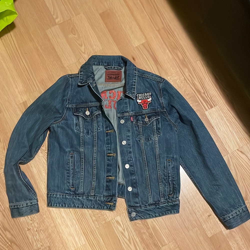 Women’s Levi’s Chicago Bulls NBA XL Jean Jacket